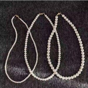 Gold and pearl neckalce